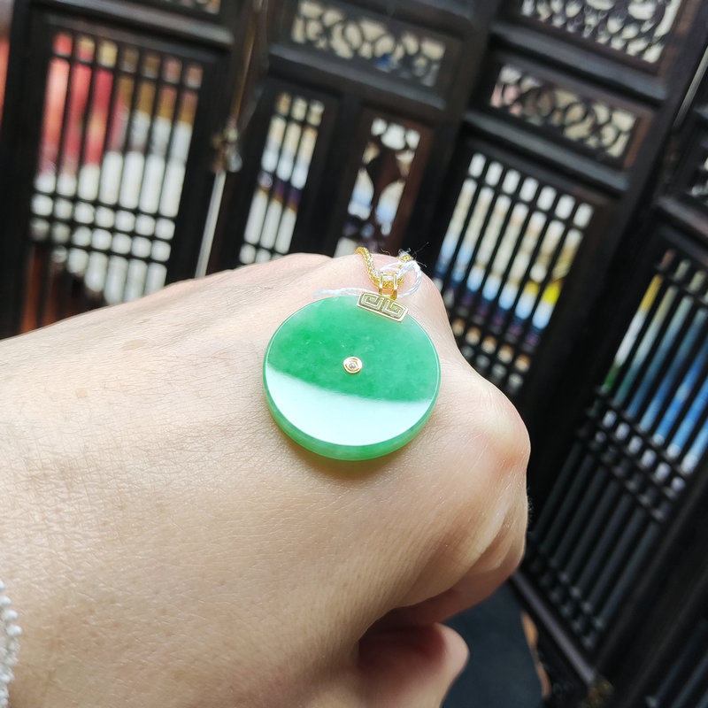 高货典雅天然翡翠A货冰种水润艳阳绿平安扣镶嵌18K玫瑰金吊坠证书