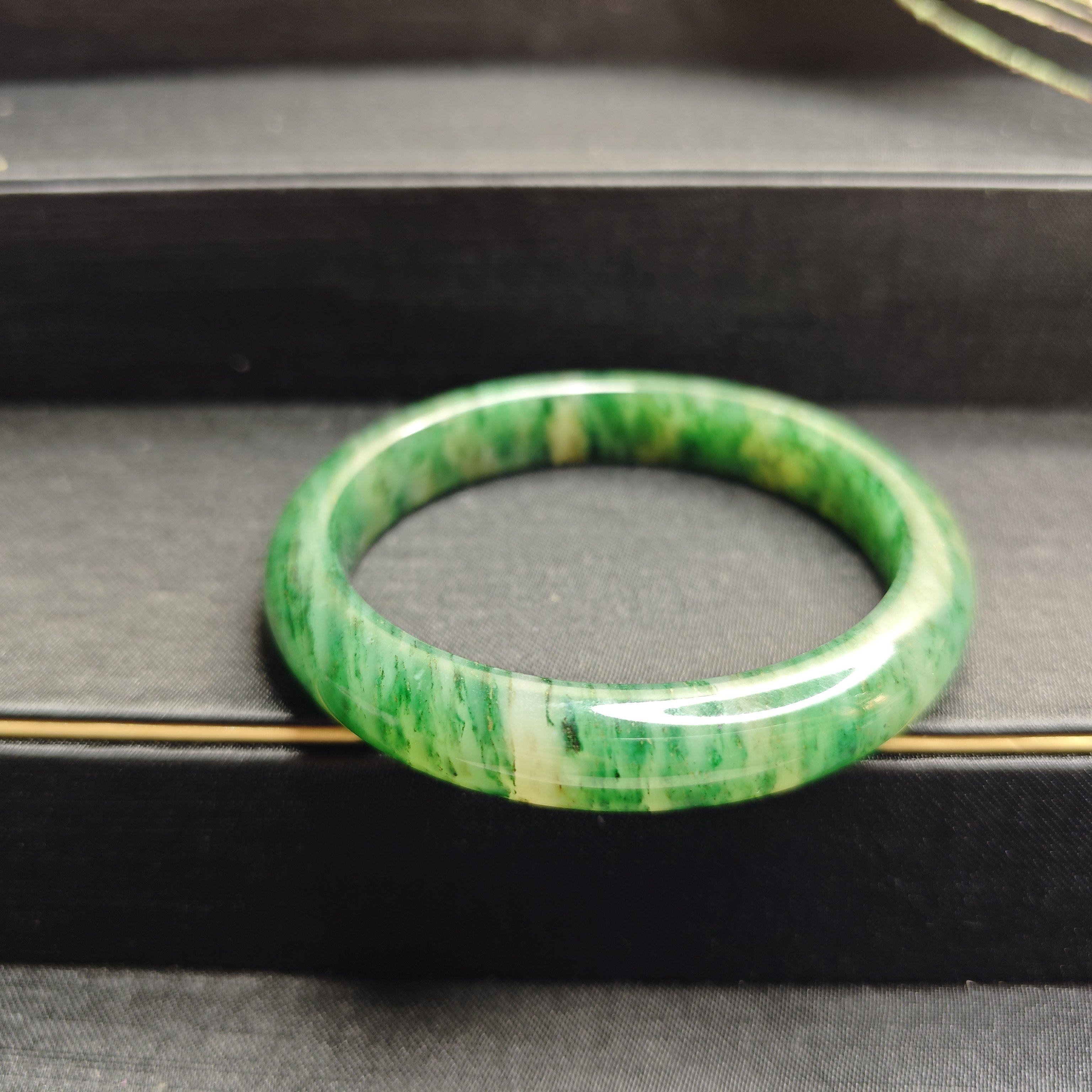 珍藏天然南阳独玉冰润扁条玉石手镯 圈口约57mm 条宽10.