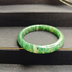 珍藏天然南阳独玉冰润扁条玉石手镯 圈口约57mm 条宽10.