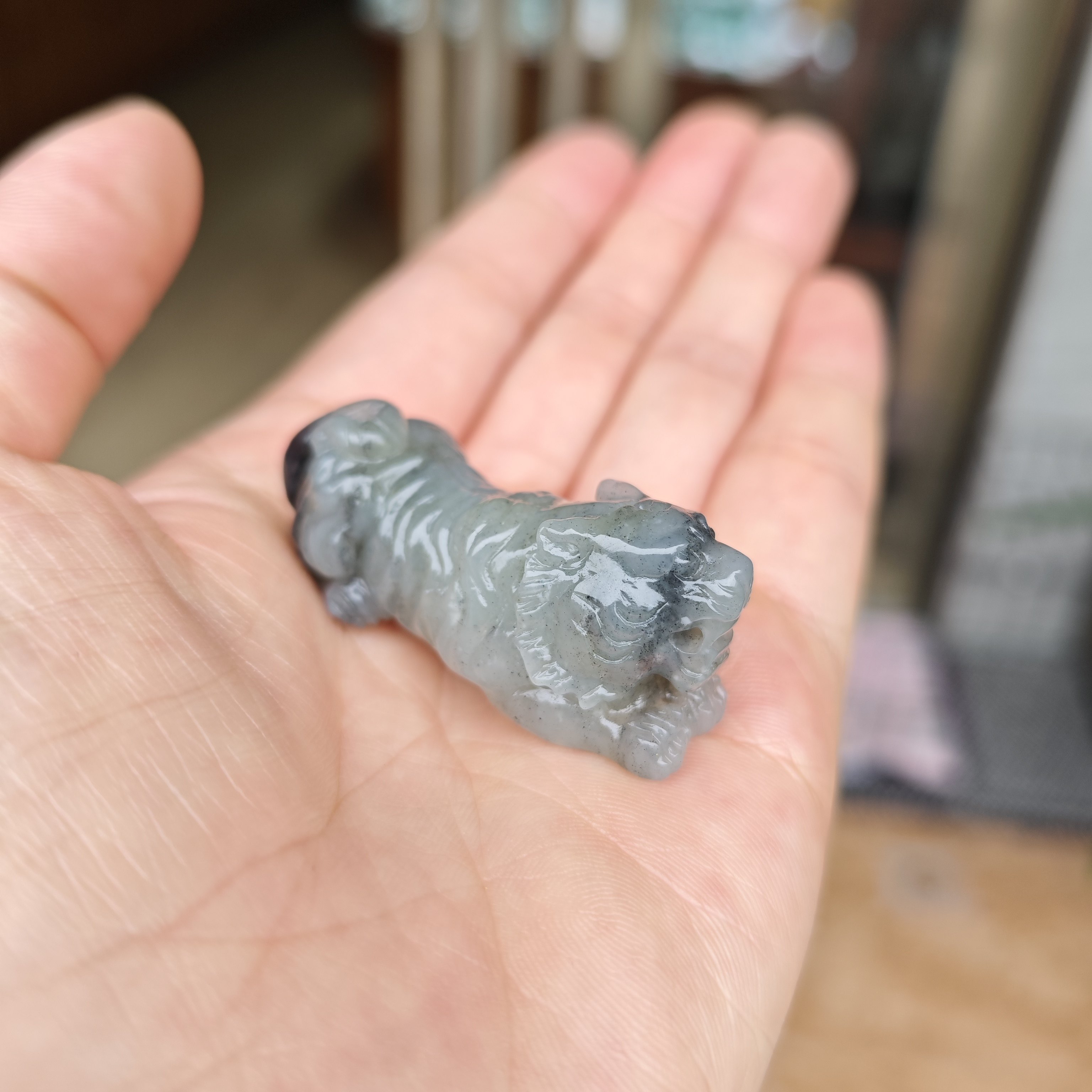 天然新疆和田玉籽料青花虎虎生威生肖吊坠男女款玉石珠宝项链挂件