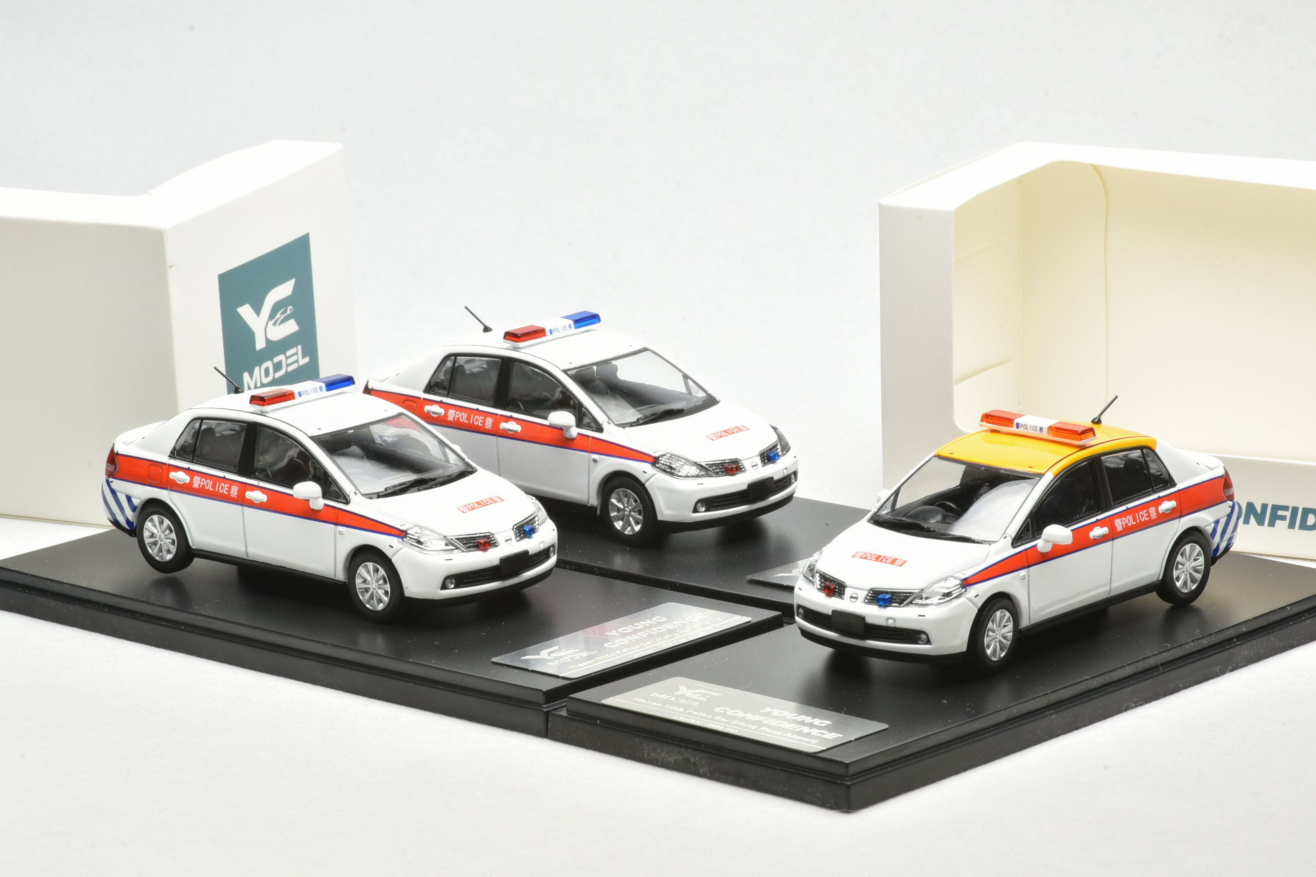 143尼桑香港警车合金