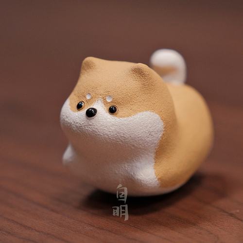 小飞柴正版原创爆款紫砂小柴犬茶宠自明陶瓷手作桌面摆件茶玩礼物