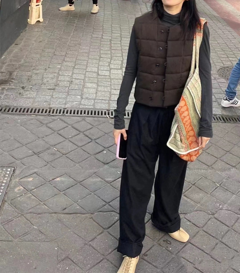 单排扣简约短款圆领菱格马甲棉服
