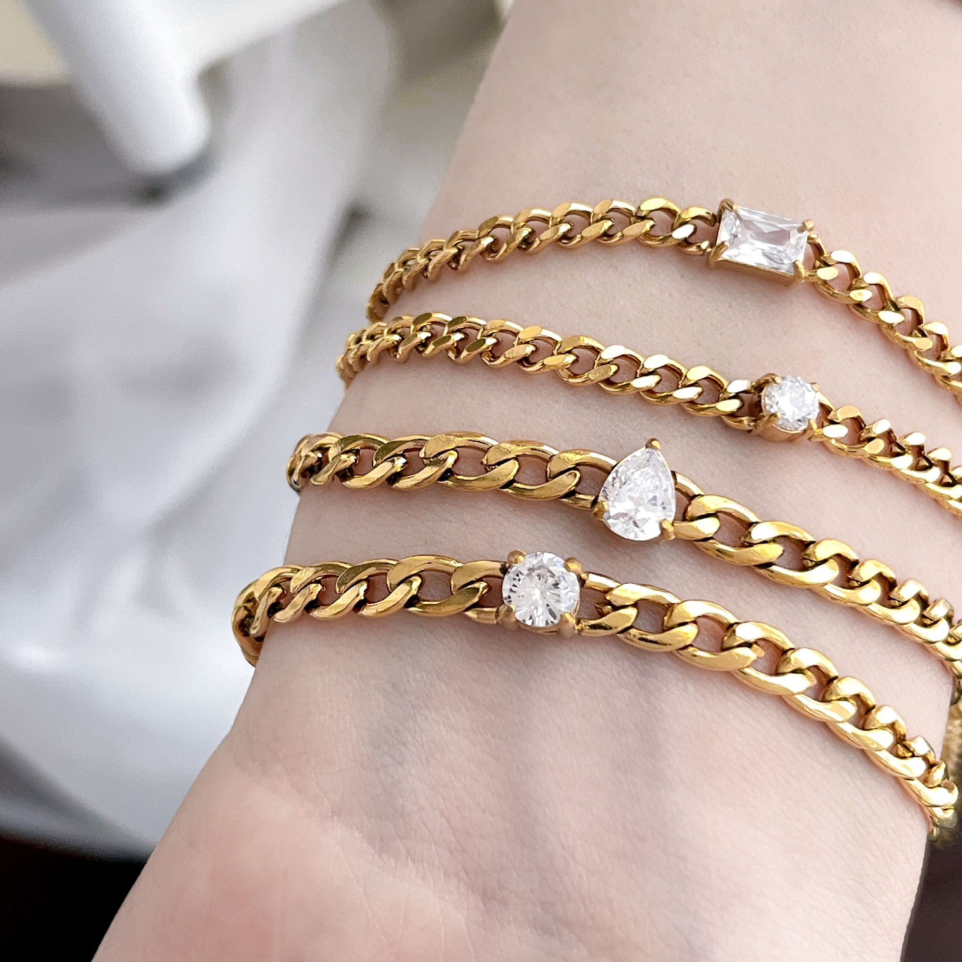 欧美INS风时尚个性小众设计链条镶钻百搭钛钢手链镀18K金手饰跨境