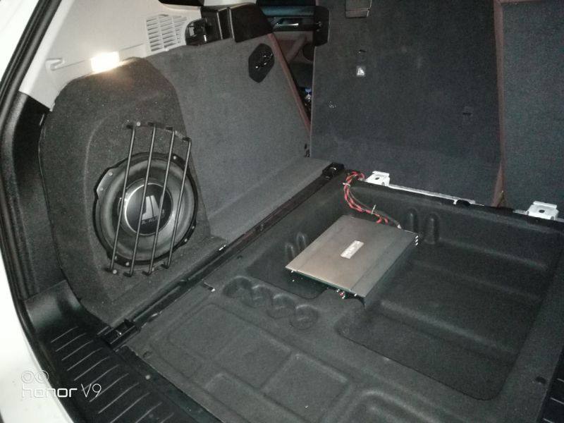 适合于17款宝马X3 车低音炮 10寸喇叭 汽车音箱 箱体不占空间