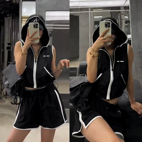 黑白撞色连帽马甲高腰短裤套装女