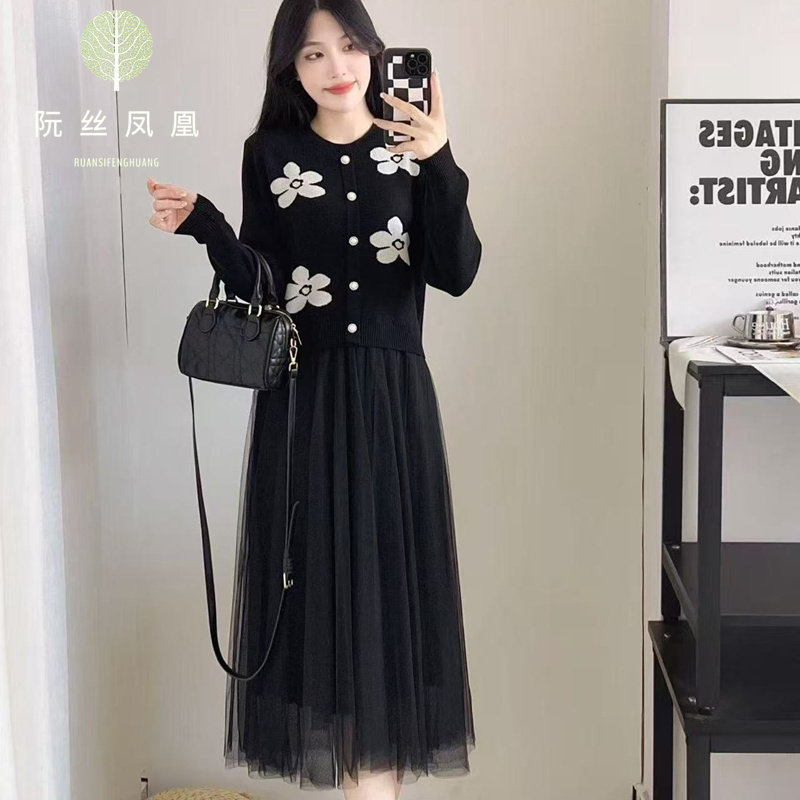 秋季妈妈新款网纱拼接毛衣长裙小香风高级感气质针织连衣裙假两件