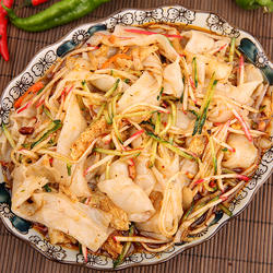 正宗内蒙凉皮巴盟风味面精香辣酿皮 烂腌菜方便速食500g 包邮5送1