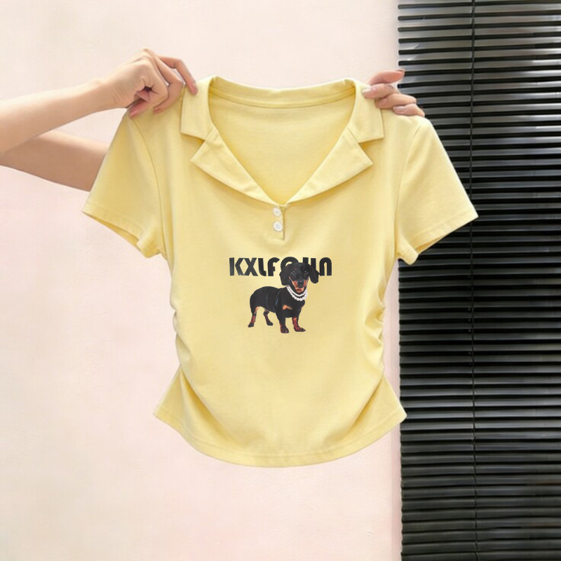 奶黄色Polo领短袖T恤女
