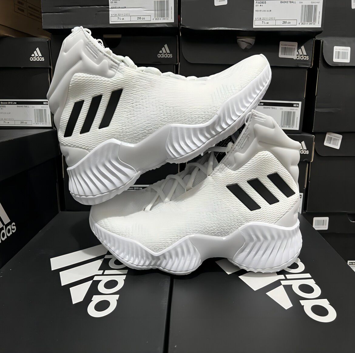 阿迪达斯Pro Bounce 2018男实战中高帮缓震耐磨篮球鞋FW5745 5746