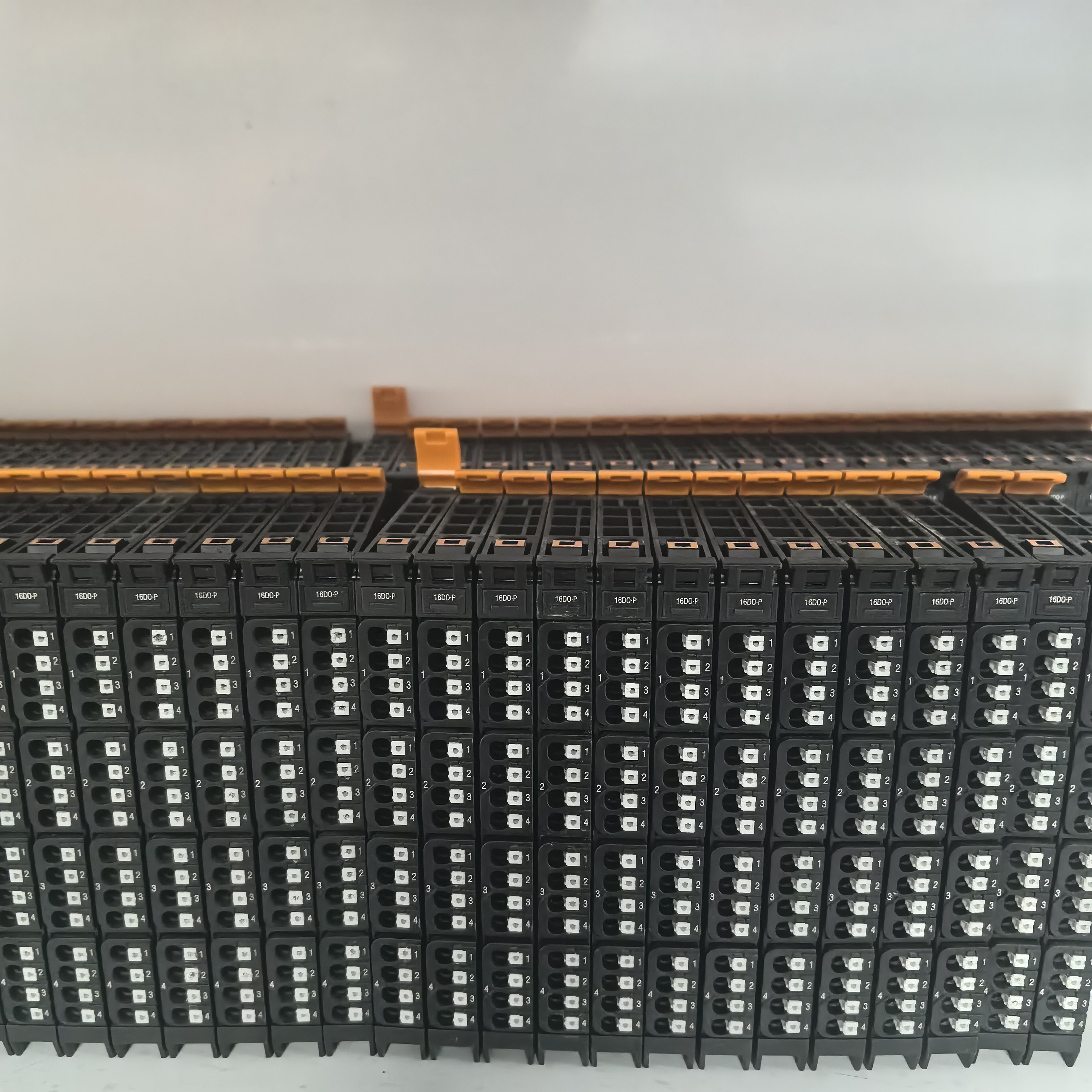 UR20-16DI-P 16DO-P 4AI-UI-16 4AO-UI-16二手原装魏德米勒现货