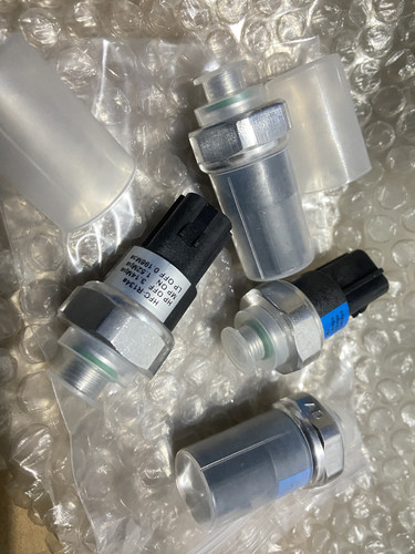 长安汽车空调压力开关高低压传感器压力阀长安凯程F70欧尚原厂