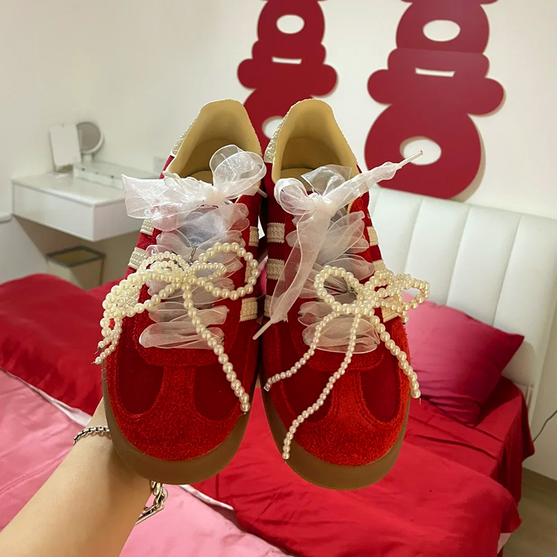 samba红色婚鞋珍珠鞋带装饰！