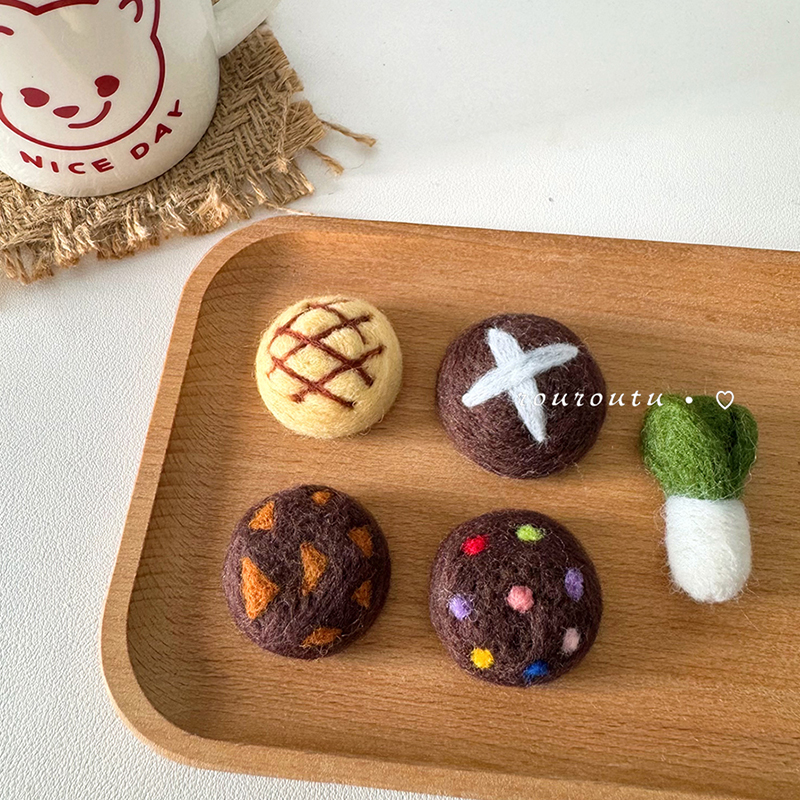 肉肉兔 · 手作羊毛毡戳戳乐胸针成品曲奇饼干蘑菇蔬菜徽章小饰品