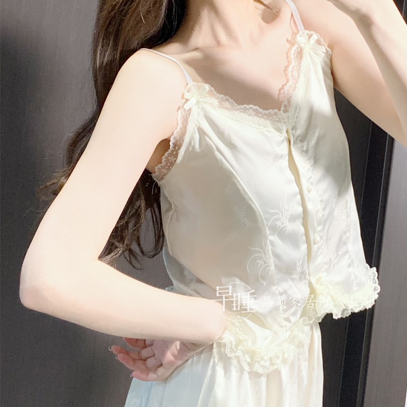 女冰丝国风吊带三件套带胸垫睡衣