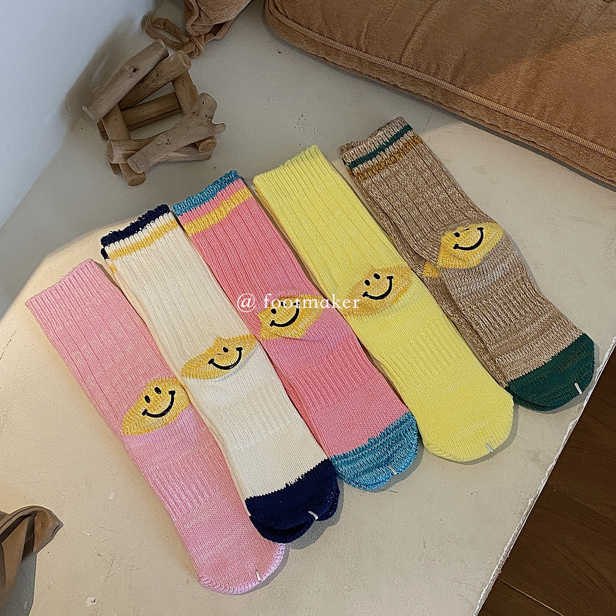 日系潮牌后脚跟笑脸袜子男女ins潮秋冬季保暖个性粗线中筒堆堆袜