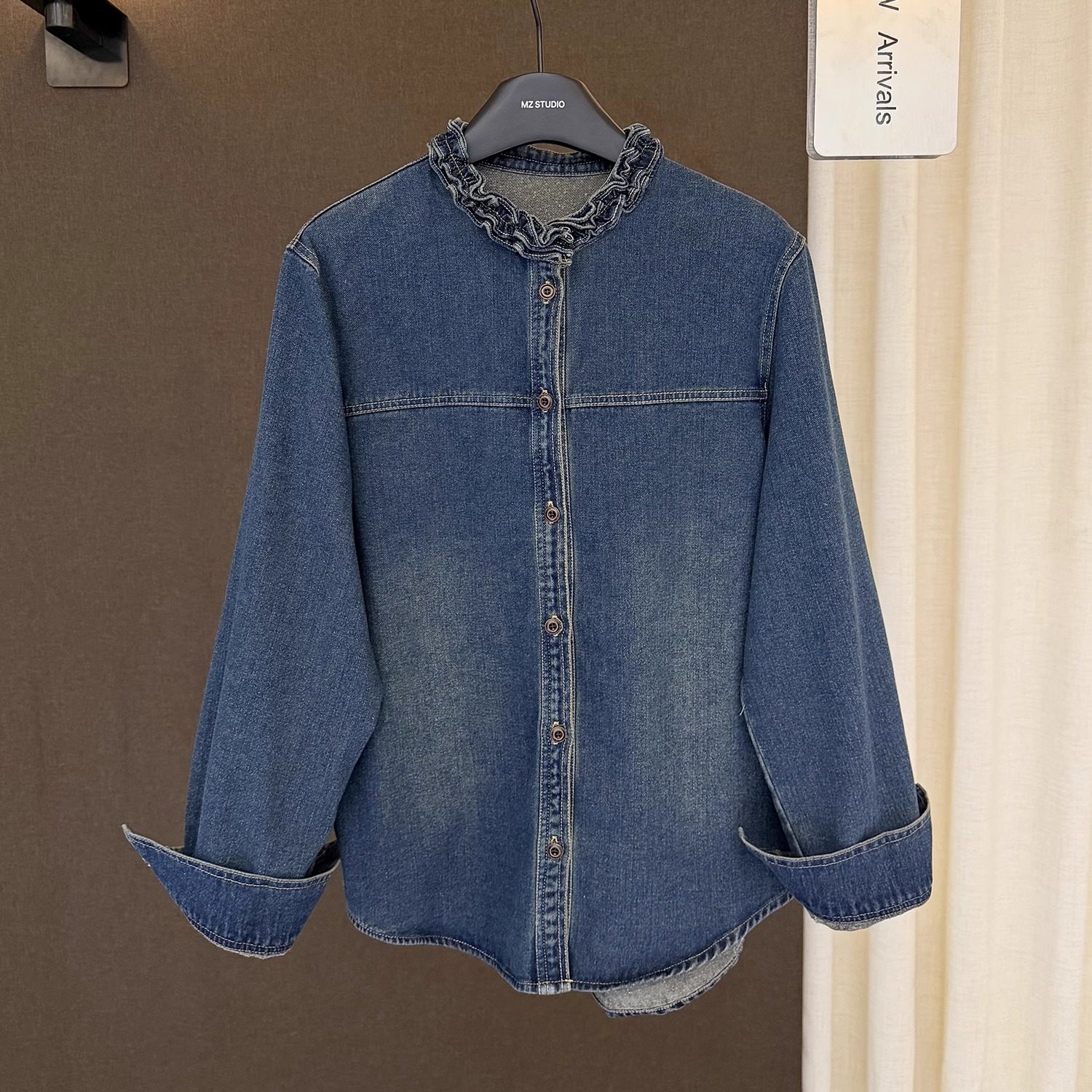 高端欧货新款木耳边领口设计渐变水洗单排扣长袖磨毛牛仔衬衫女冬,女装/女士精品,衬衫,淘宝优惠券,粉丝福利购,淘宝优惠卷