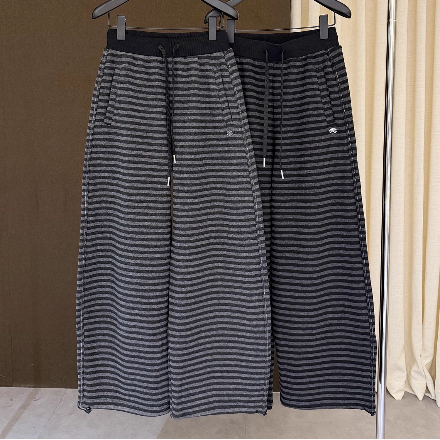 高端欧货冬季新款松紧高腰绑带休闲百搭阔腿条纹弯刀裤女加绒卫裤