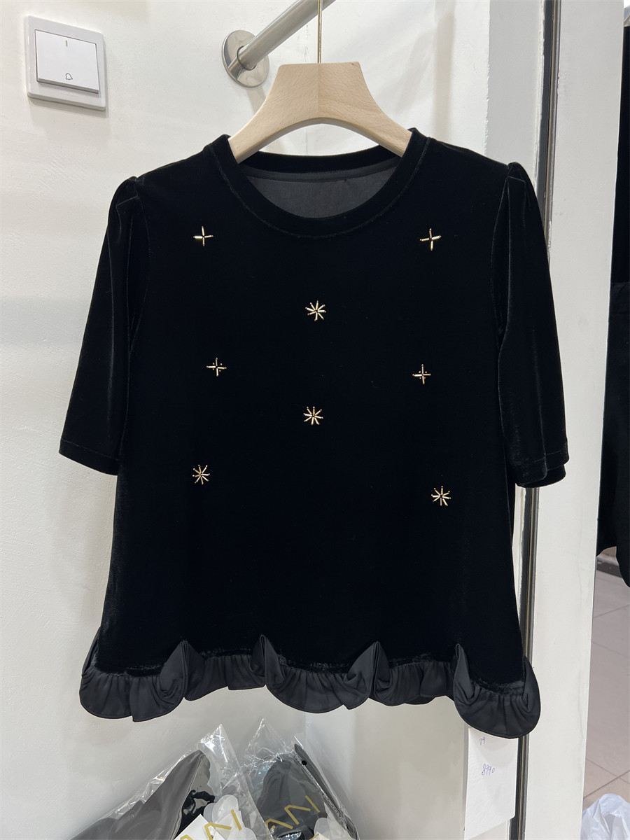 高品质现货2024早秋新款圆领时尚重工钉珠拼接丝绒短袖T恤女上衣,女装/女士精品,T恤,淘宝优惠券,粉丝福利购,淘宝优惠卷