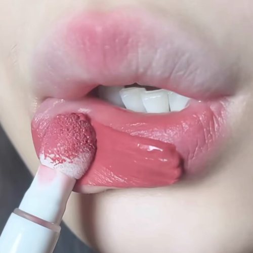 橘朵哑光气垫唇粉霜显色不易沾杯