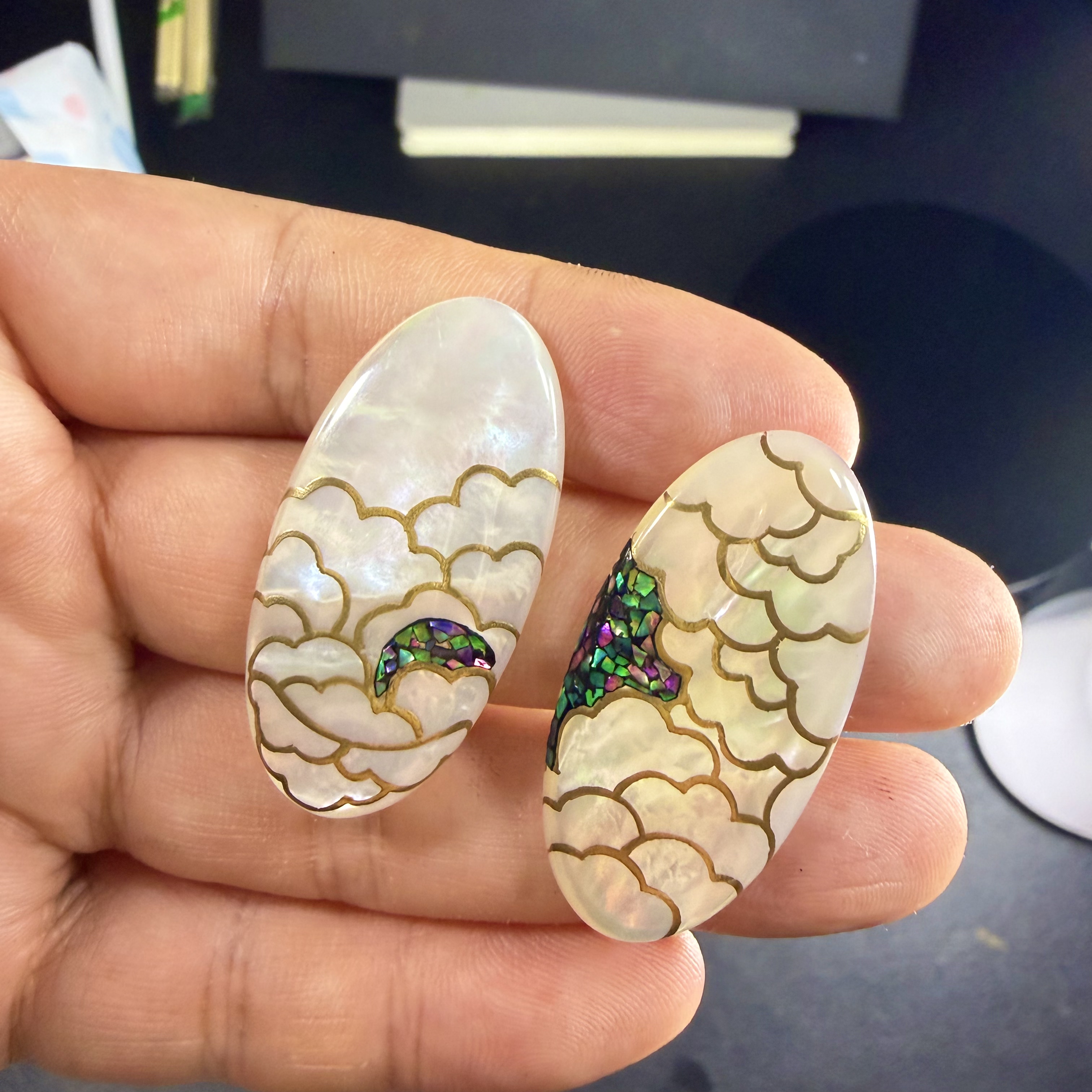 纯金莳绘螺钿白蝶贝耳夹耳饰