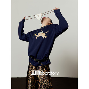 周里物「豹猫精灵」深蓝T恤女今年流行漂亮 通勤高级感上衣 女装