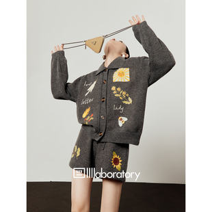 「周里物出品」灰色套装女2025秋季新款慵懒感外套印花短裤俩件套