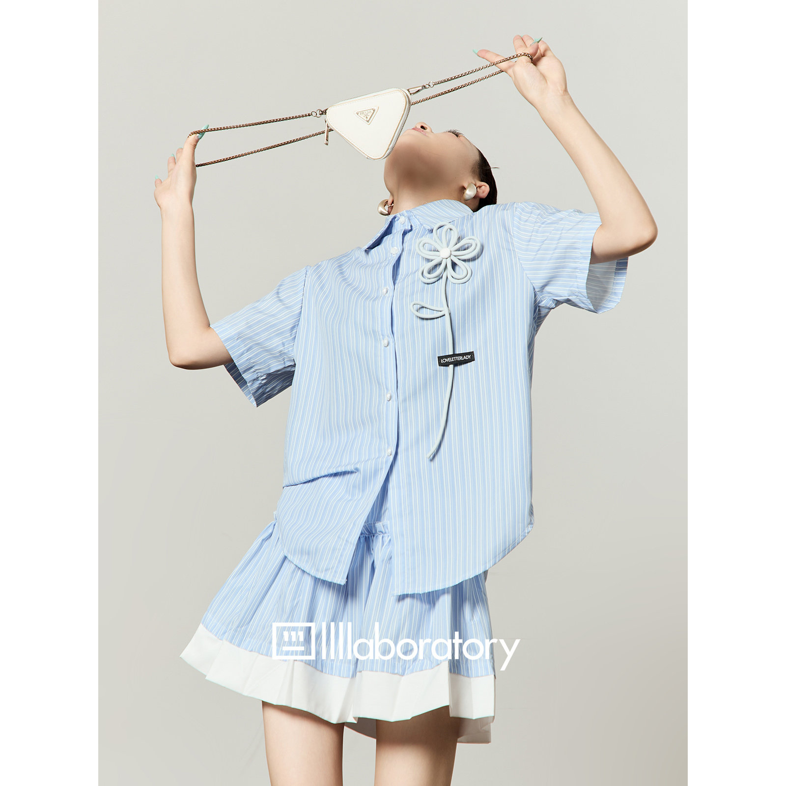 周里物/蓝色竖条纹衬衫短裙套装女2026夏季新款宽松小清新两件套