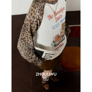 周里物/豹纹棕布鲁克林印花长袖女2026秋季新款超长堆袖华夫格T恤