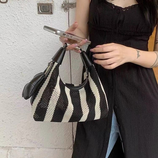 2024夏日新款镂空编织饺子包小众设计复古手提包饭盒包手拎斜挎包