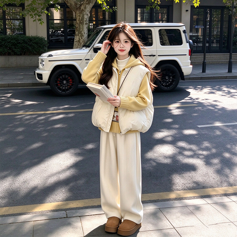 女童秋冬装套装2026青少年女孩时尚穿搭棉服外穿马甲三件套巨好看