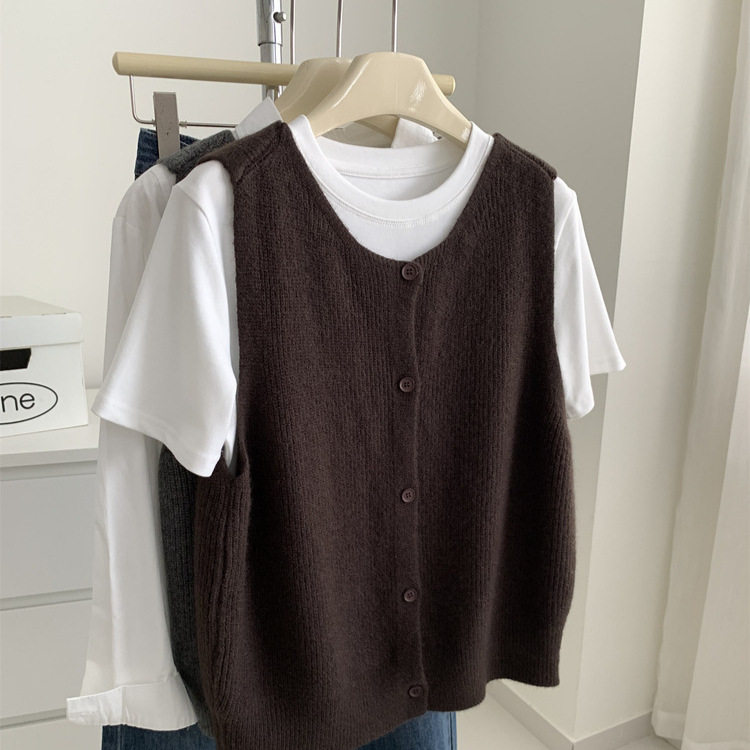 秋冬复古两面穿坑条针织马甲女软糯亲肤保暖叠穿纽扣毛衣开衫背心