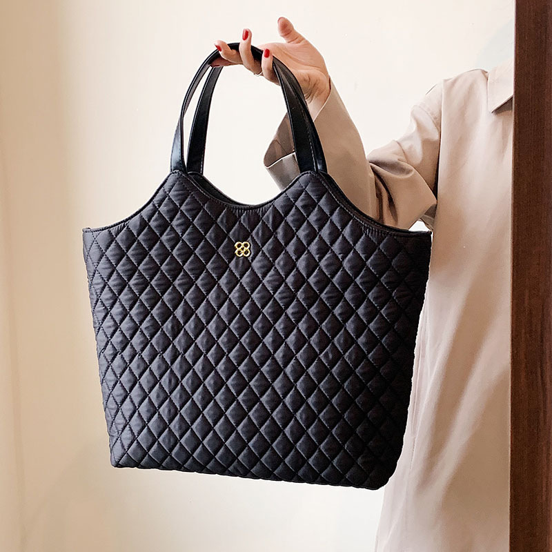 大容量托特包女包2023新款简约时尚菱格绣线单肩高级感时尚通勤包