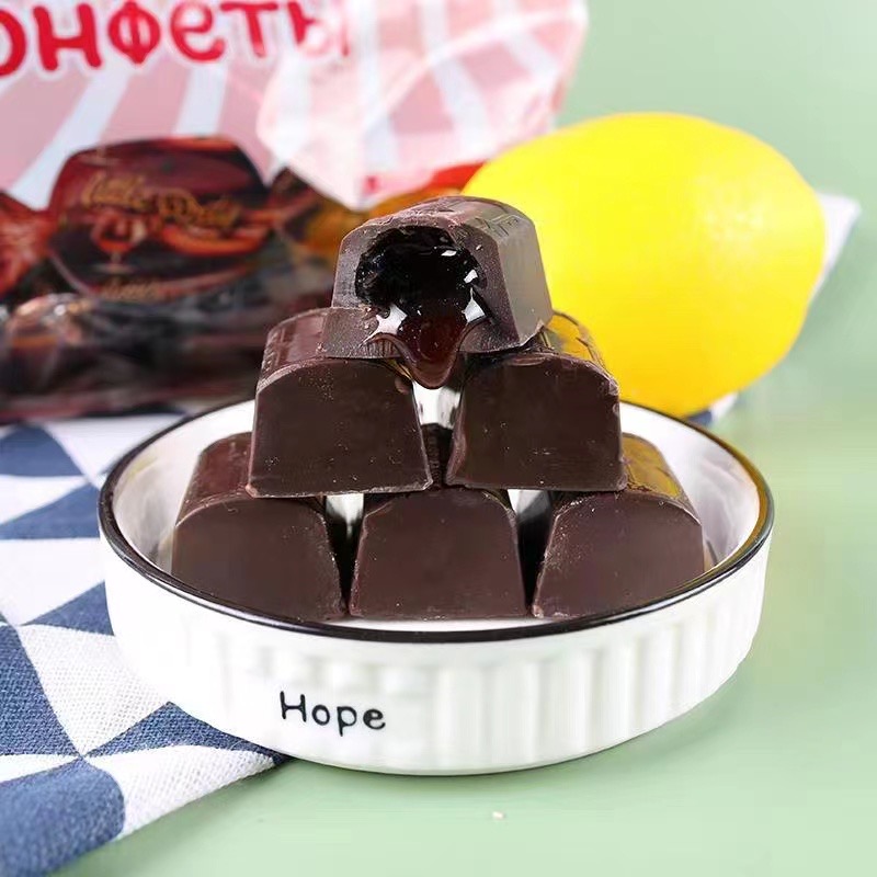 俄罗斯原装进口俄小淼牌威士忌酒味夹心糖巧克力糖零食袋装500克