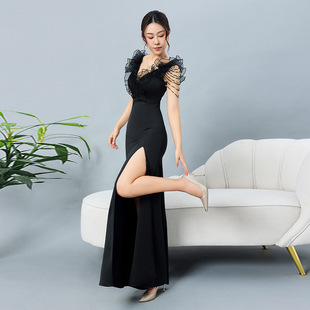 红色晚礼服女2026新款高级感重工高端气质小众宴会深v领鱼尾高定