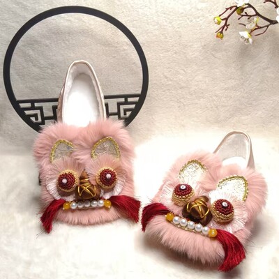 加绒虎头汉服女鞋手工毛毛绣花鞋