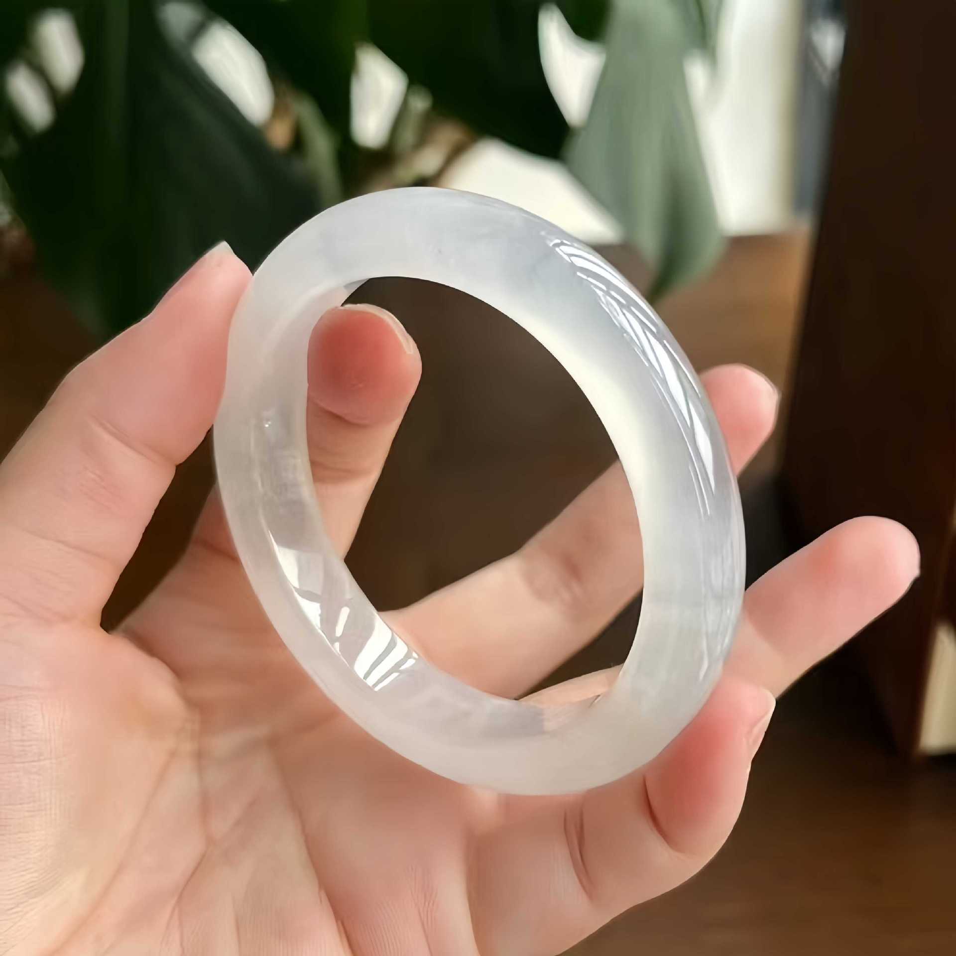 冰种冰透白月光翡翠手镯缅甸天然a货正品玻璃种正圈白冰玉镯子女