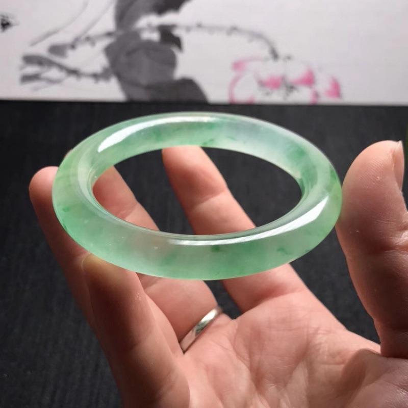 翡翠手镯缅甸冰种飘花超水润玉石手镯阳绿圆条少女款玉石镯子