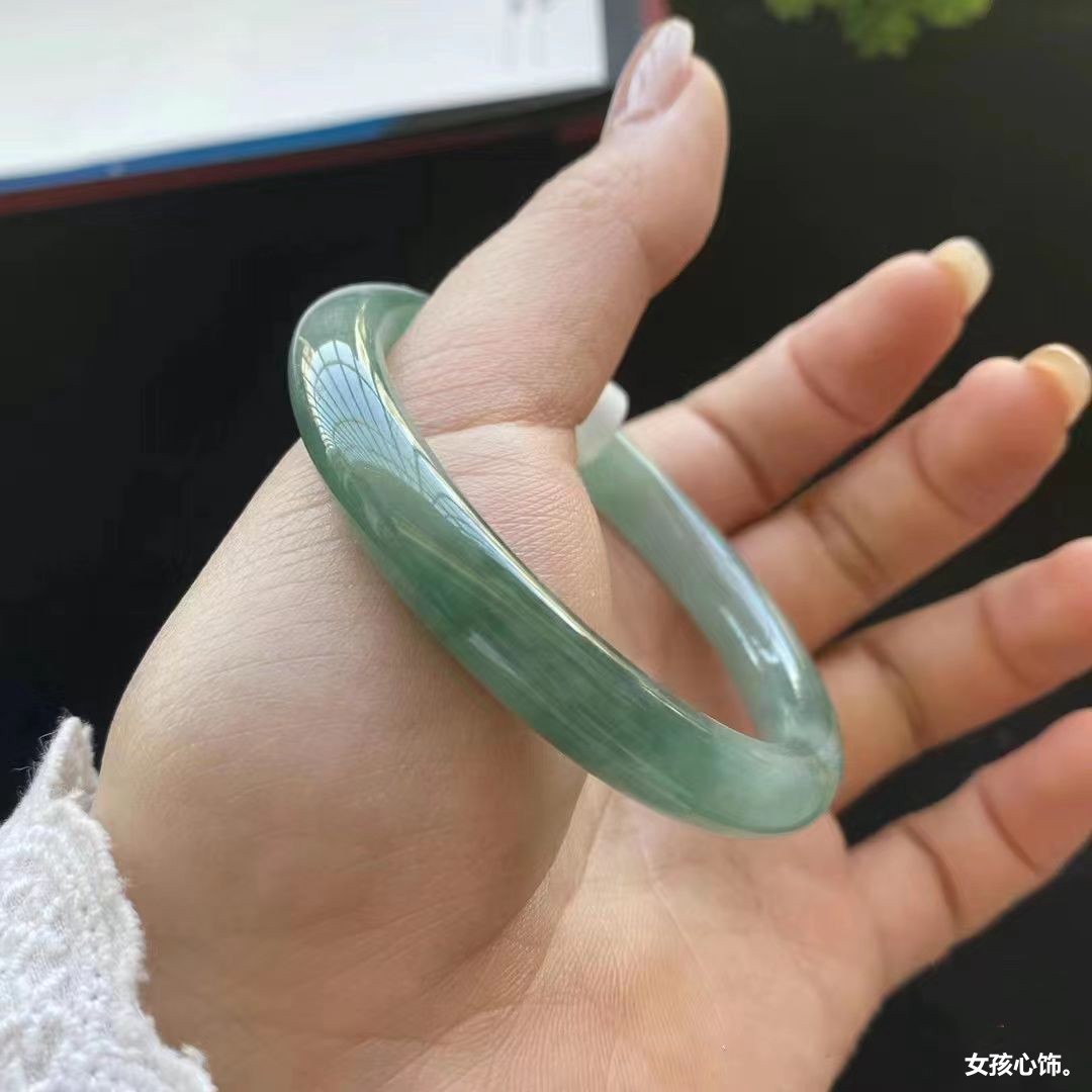 天然缅甸翡翠手镯少女款浅绿色翡翠油青色细圆条玉手镯叮当镯