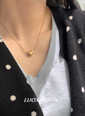 金色爱心钛钢轻奢锁骨链女款