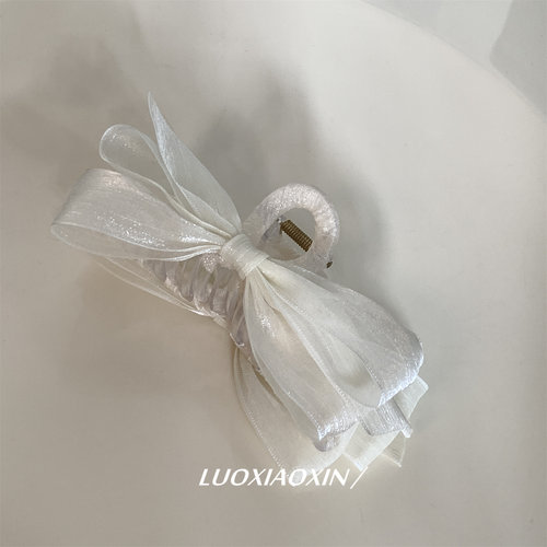 自带仙气珠光珍珠白韩系抓夹盘发