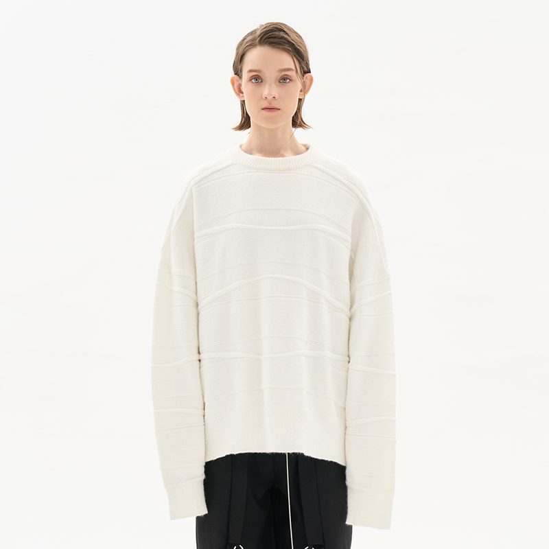 「白色海岸线」波浪条纹毛衣