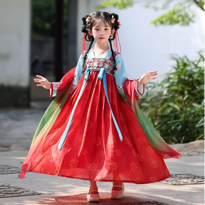一袭汉服惊艳时光古韵自来