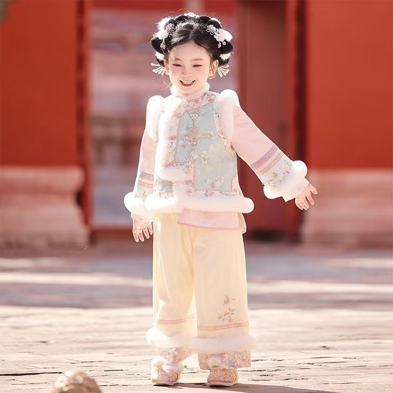 新中式冬汉服，绒暖雅致显国风