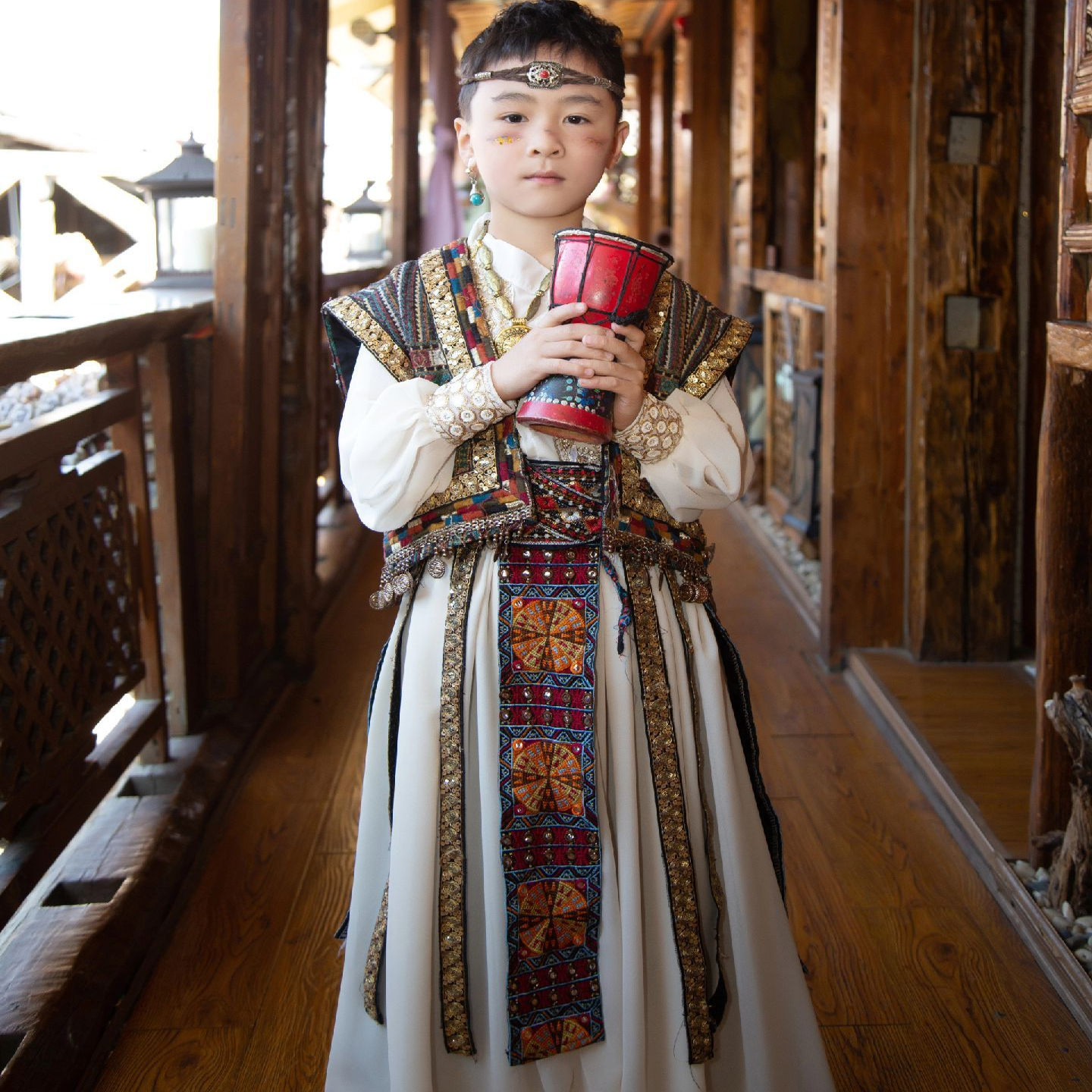 男童民族服饰白色新疆小王子套装少数民族风服装云南大理古国旅拍
