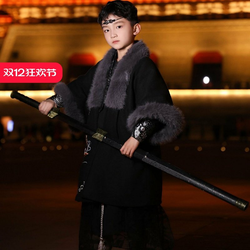 一袭汉服惊艳时光古韵自来