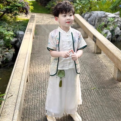 一袭汉服惊艳时光古韵自来