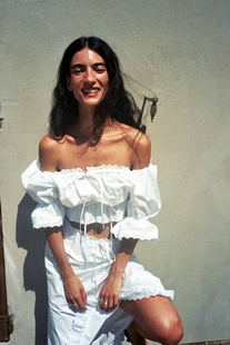 纯欲法式 温柔甜美绑带蕾丝边一字肩泡泡袖 上衣半身裙海岛度假套装