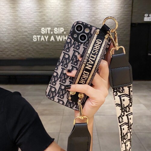 【2500个型号】情侣兔适用于苹果15promax手机壳14plus腕带xsmax支架xr轻奢7plus欧美13pro斜挎iphone11挂绳1
