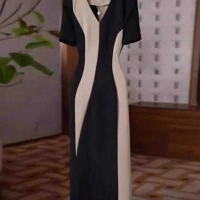 气质独特漂亮黑白拼接短袖连衣裙